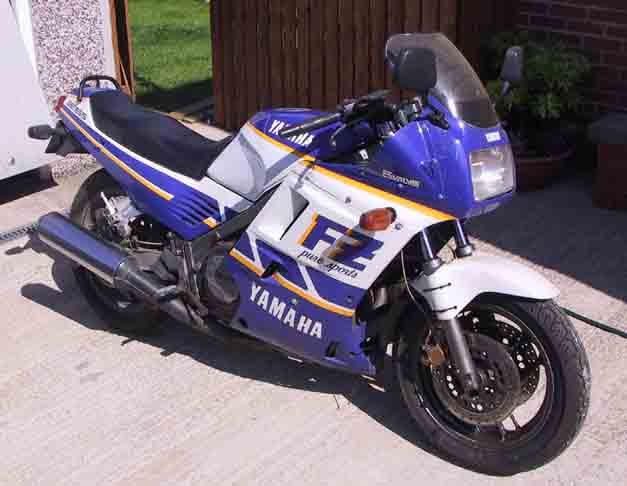 FZ750